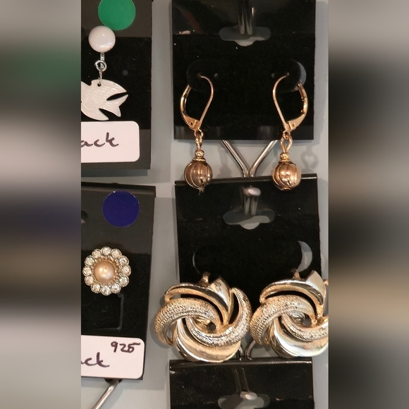 Vintage Earring Bundle | Screw Back, Sterling 925, Statement & Stud Mix - Picture 5 of 8